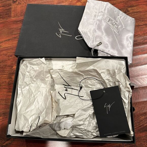 Giuseppe Zanotti scarppa leather pumps size EU 36( US6) and EU 36,5( US 6,5) new - Picture 13 of 14